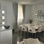 , Piscine , Jacuzzi 10 Min De La * 吕内尔