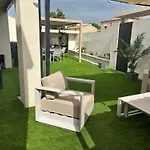 , Piscine , Jacuzzi 10 Min De La 吕内尔