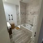 别墅 , Piscine , Jacuzzi 10 Min De La *