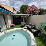 , Piscine , Jacuzzi 10 Min De La