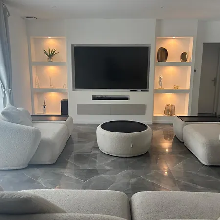 Vila , Piscine , Jacuzzi 10 Min De La *
