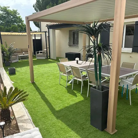 , Piscine , Jacuzzi 10 Min De La Vila Lunel (Herault)