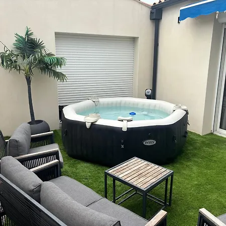, Piscine , Jacuzzi 10 Min De La Lunel (Herault)