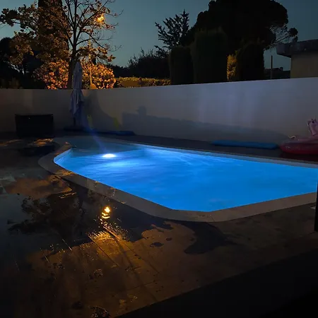 , Piscine , Jacuzzi 10 Min De La Villa *