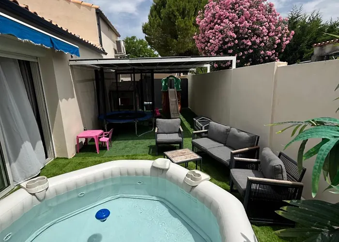 , Piscine , Jacuzzi 10 Min De La